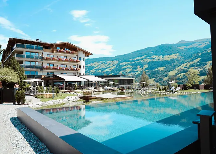 Held Hotel Fuegen photo